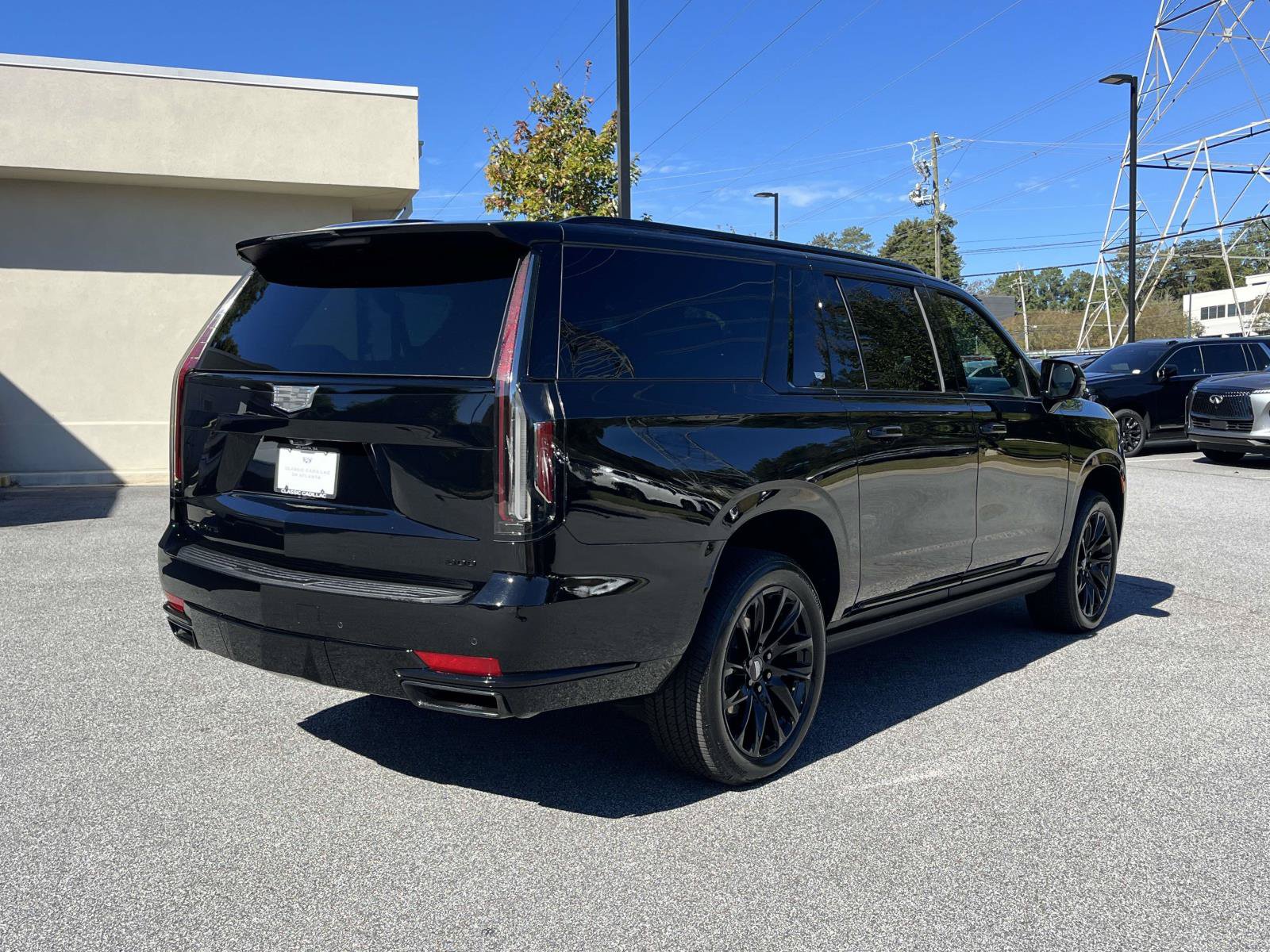 Used 2023 Cadillac Escalade ESV Sport Platinum w/ LPO, ONYX Package AWD/4WD image 5