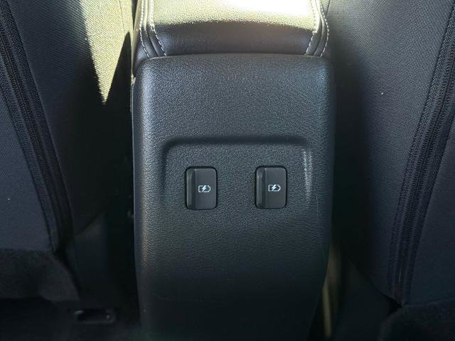 Certified 2023 Nissan Kicks SR FWD image 13