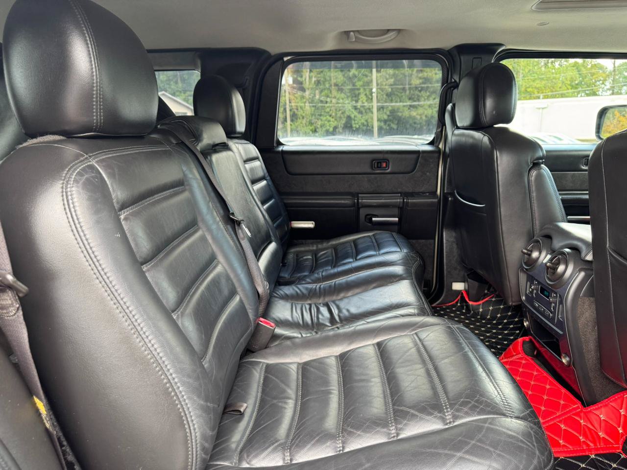 Used 2005 HUMMER H2 w/ Preferred Equipment Group AWD/4WD image 30