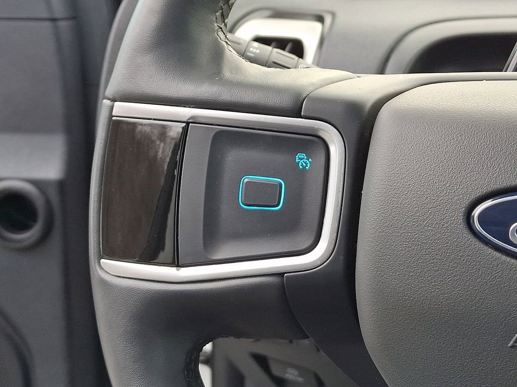 Certified 2025 Ford Expedition Active image 24