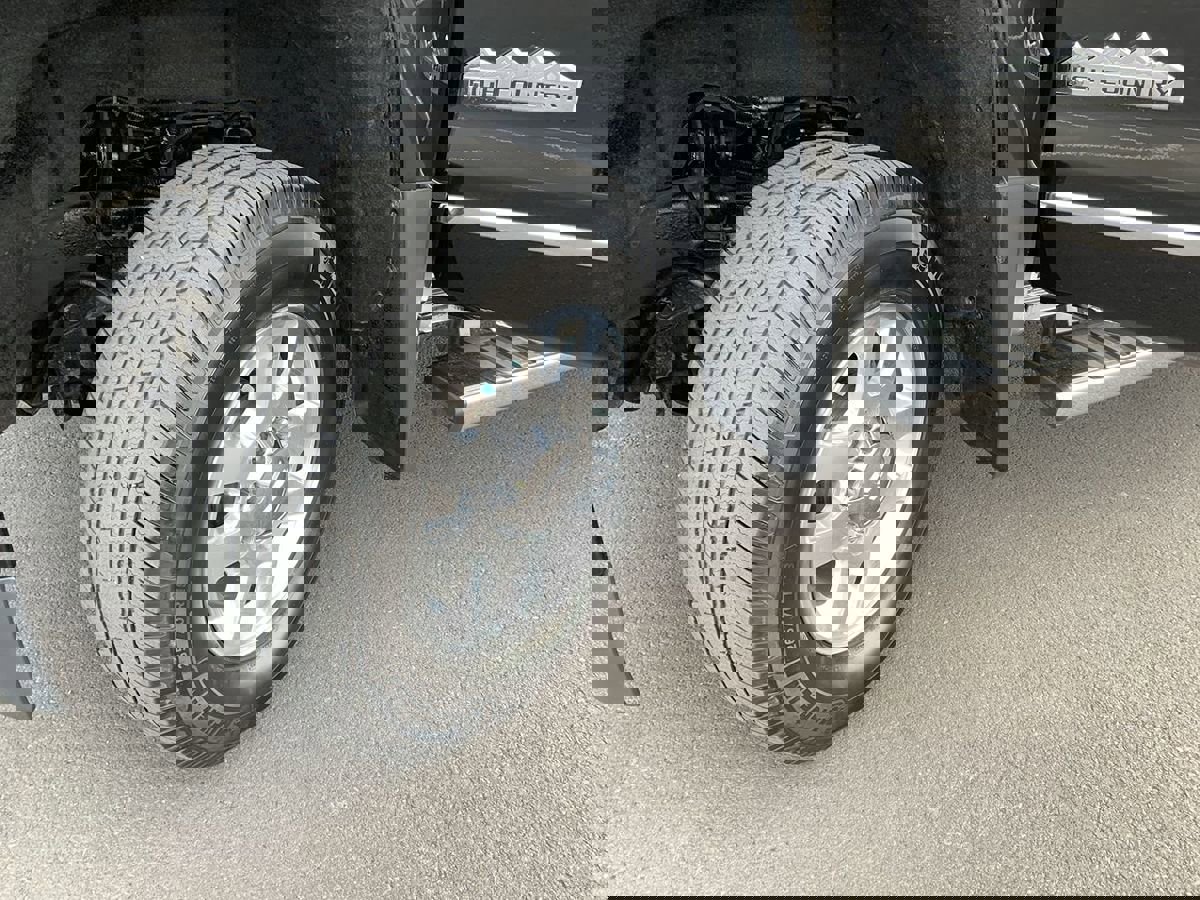 Used 2015 Chevrolet Silverado 3500 High Country image 12