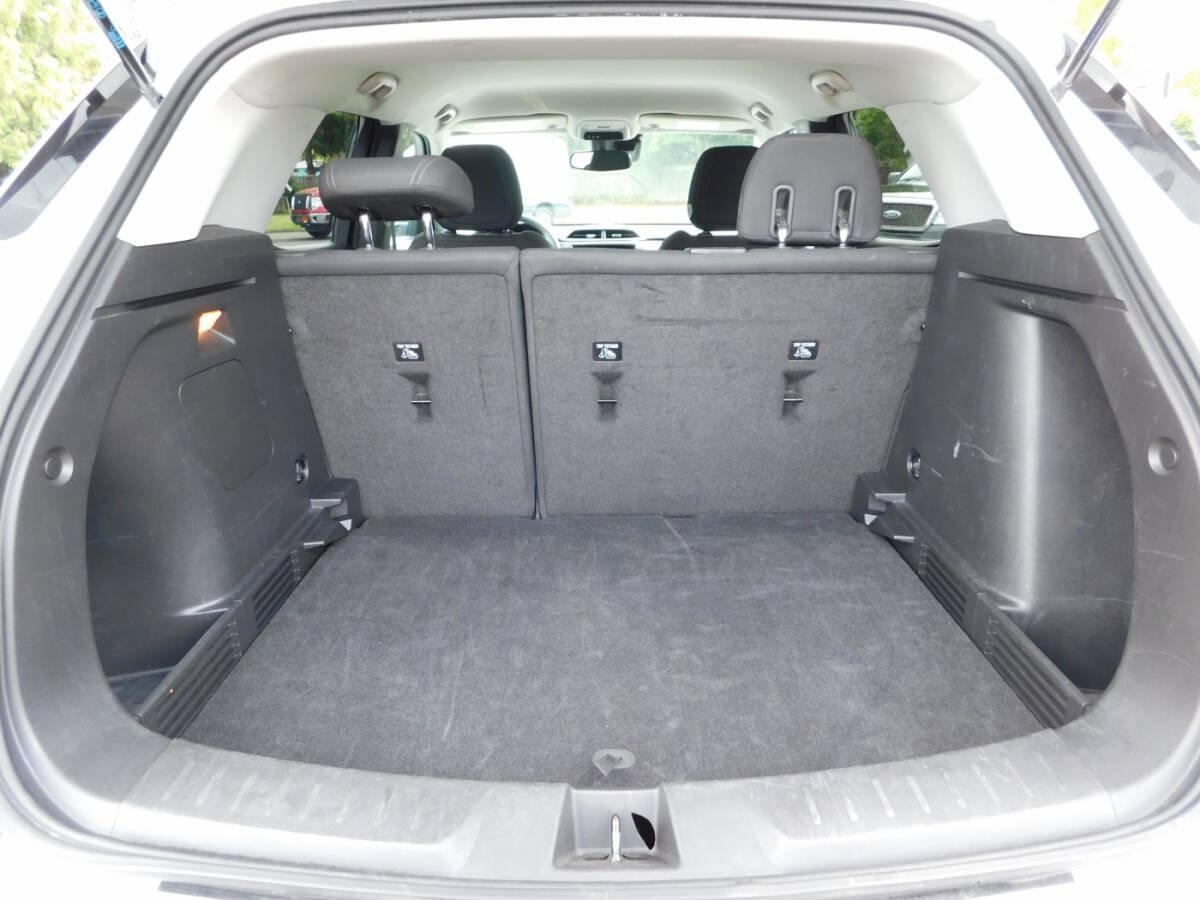 Used 2023 Chevrolet TrailBlazer LT w/ Convenience Package FWD image 5