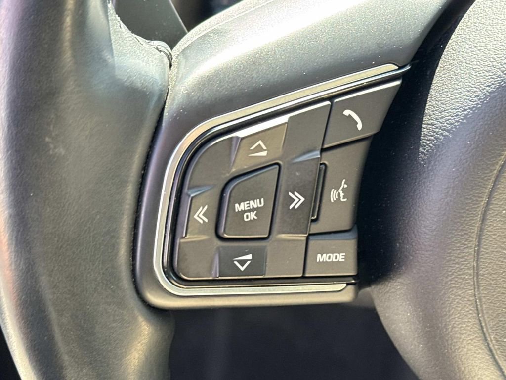 Used 2017 Jaguar F-PACE Prestige image 25