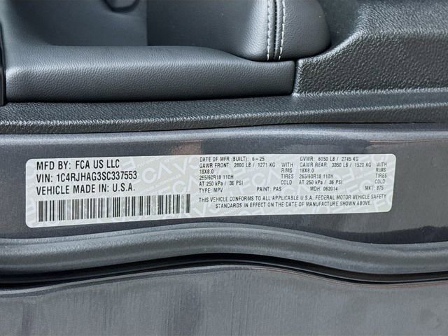 New 2025 Jeep Grand Cherokee Altitude image 31