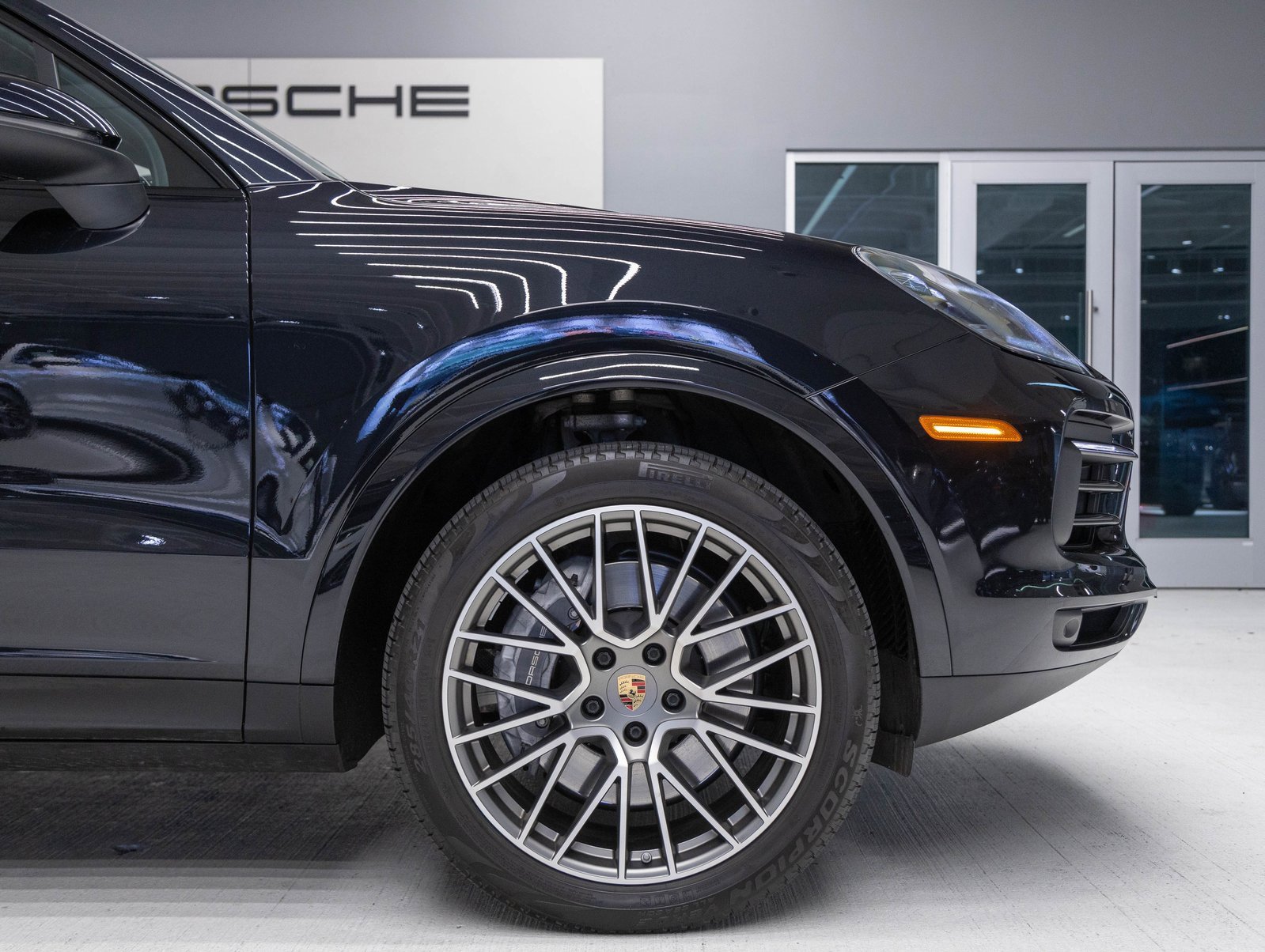 Used 2022 Porsche Cayenne Platinum Edition image 11