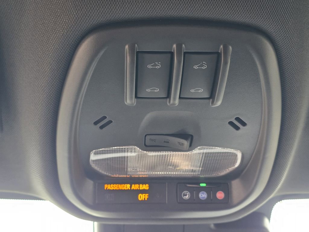 New 2026 Chevrolet Trax RS w/ Sunroof Package FWD image 25