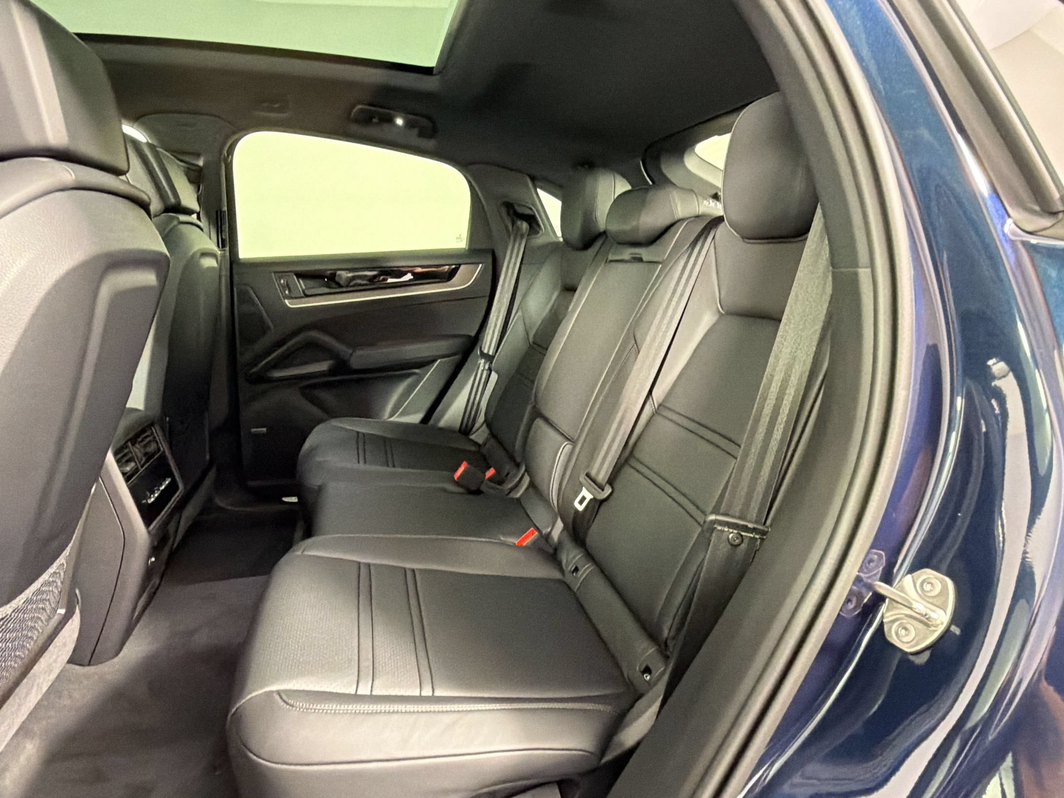 Certified 2026 Porsche Cayenne Coupe AWD/4WD image 18