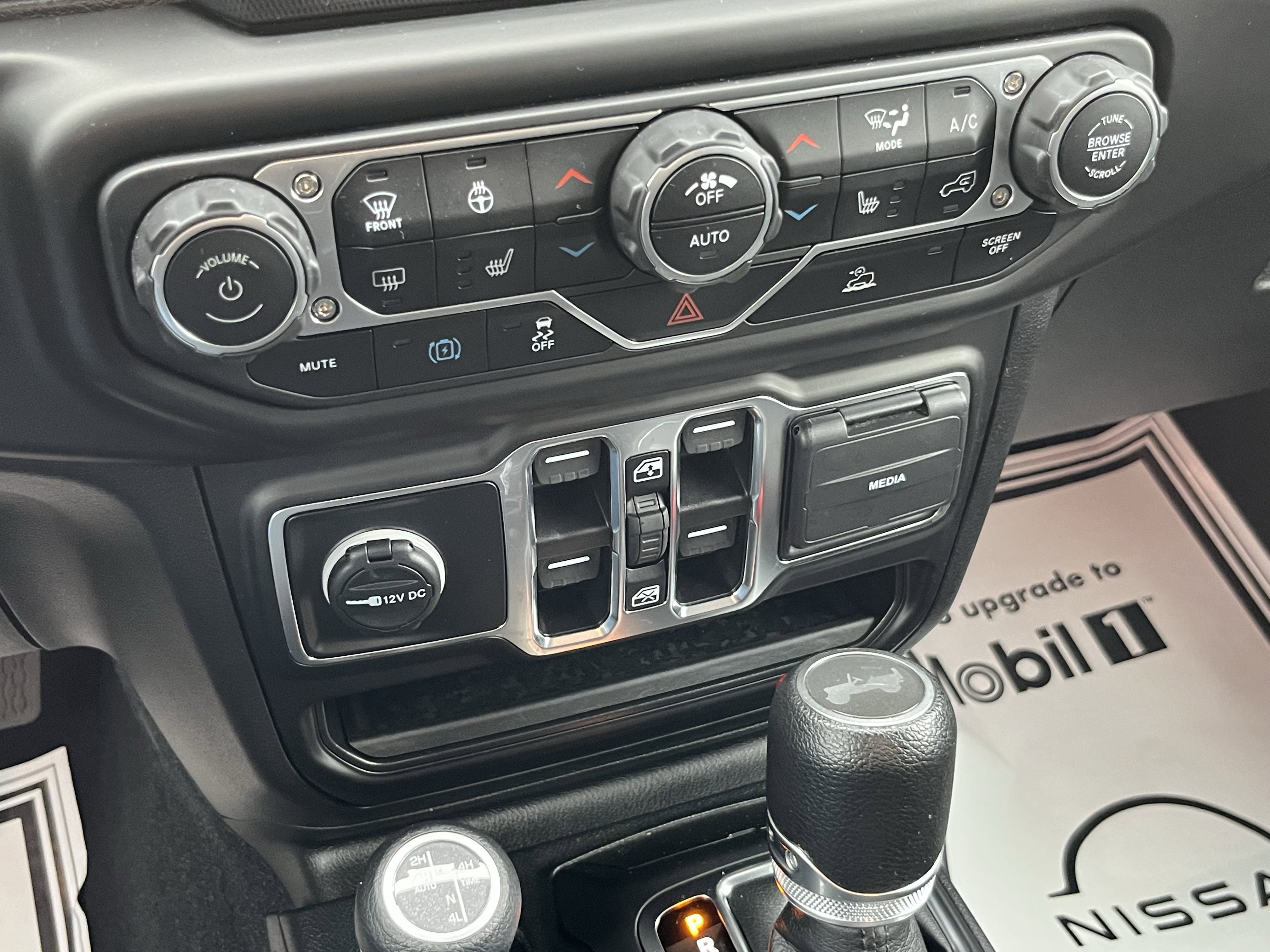 Used 2023 Jeep Wrangler Willys 4xe w/ Sun & Screen Package image 27