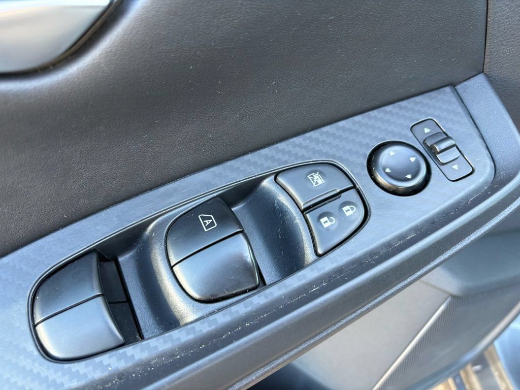 Used 2025 Nissan Sentra SV FWD image 18