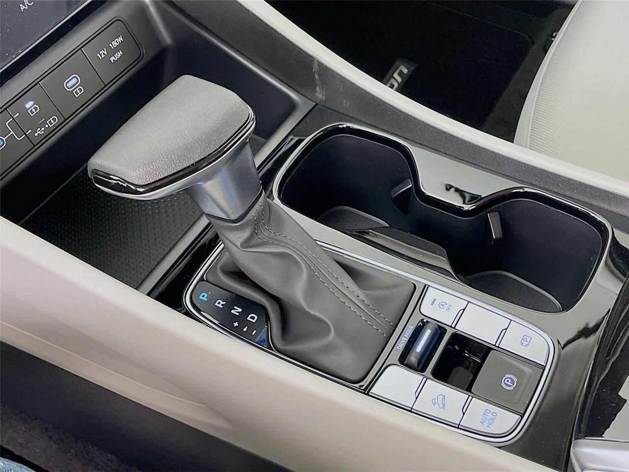 New 2026 Hyundai Tucson SEL FWD image 17