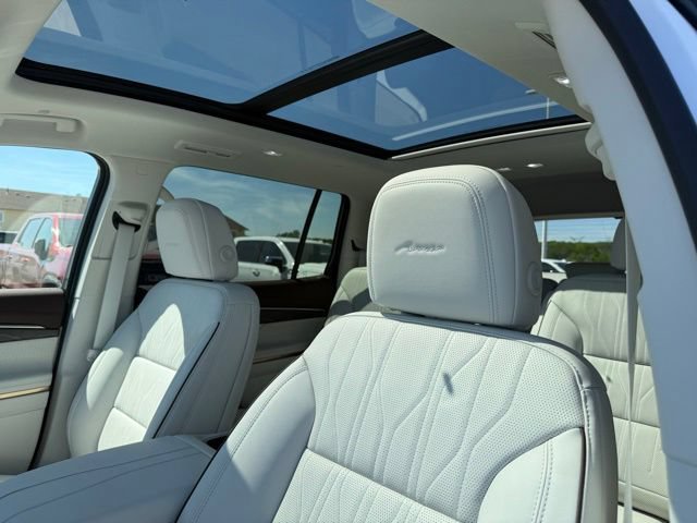 New 2026 Buick Enclave Avenir w/ Super Cruise Package AWD/4WD image 14