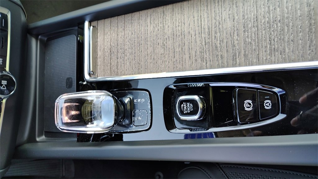 New 2026 Volvo XC60 B5 Plus w/ Climate Package image 20