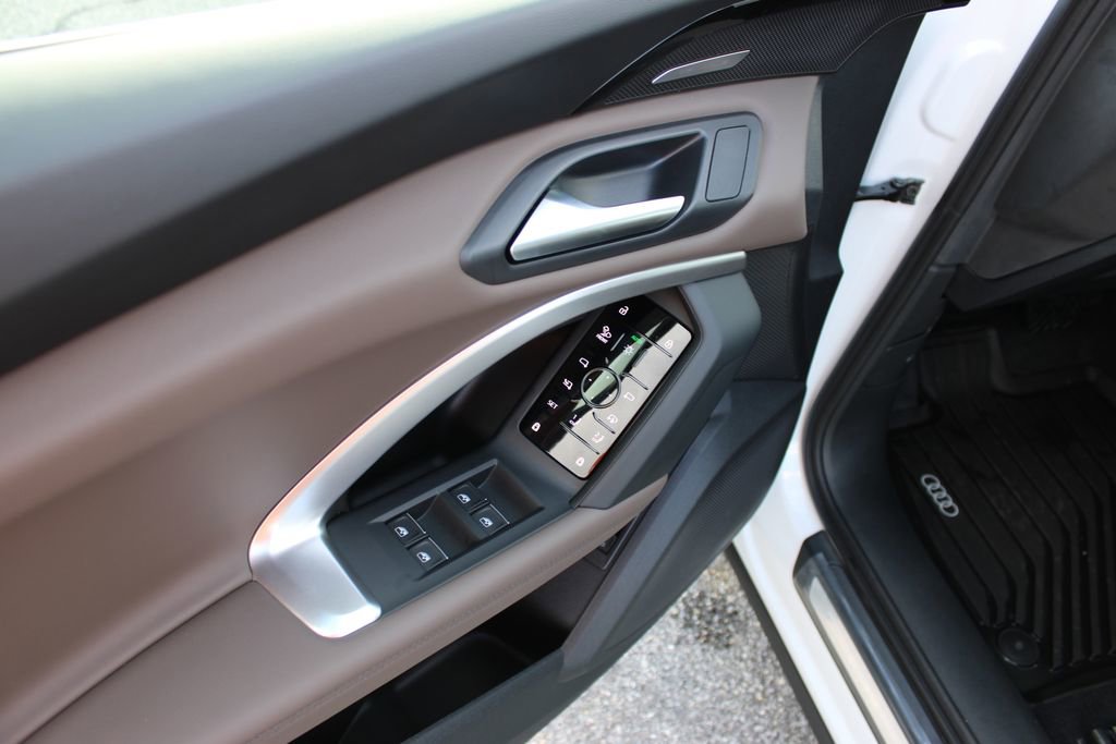 New 2025 Audi Q5 Premium Plus image 24