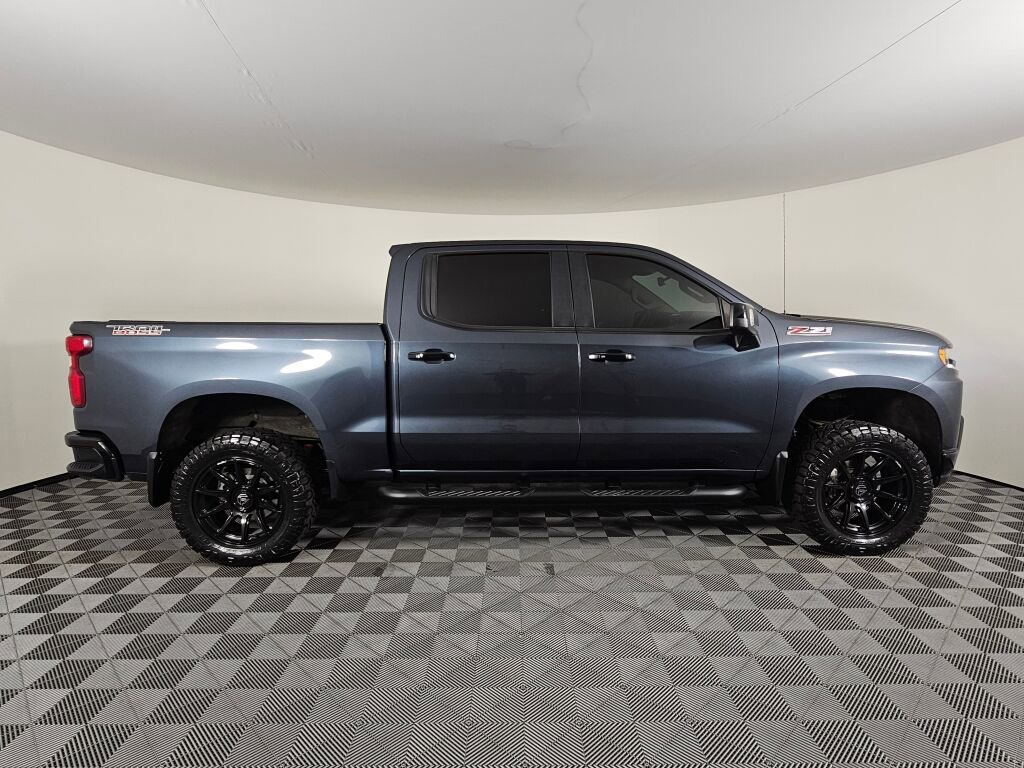Used 2021 Chevrolet Silverado 1500 LT Trail Boss w/ Convenience Package II AWD/4WD image 2