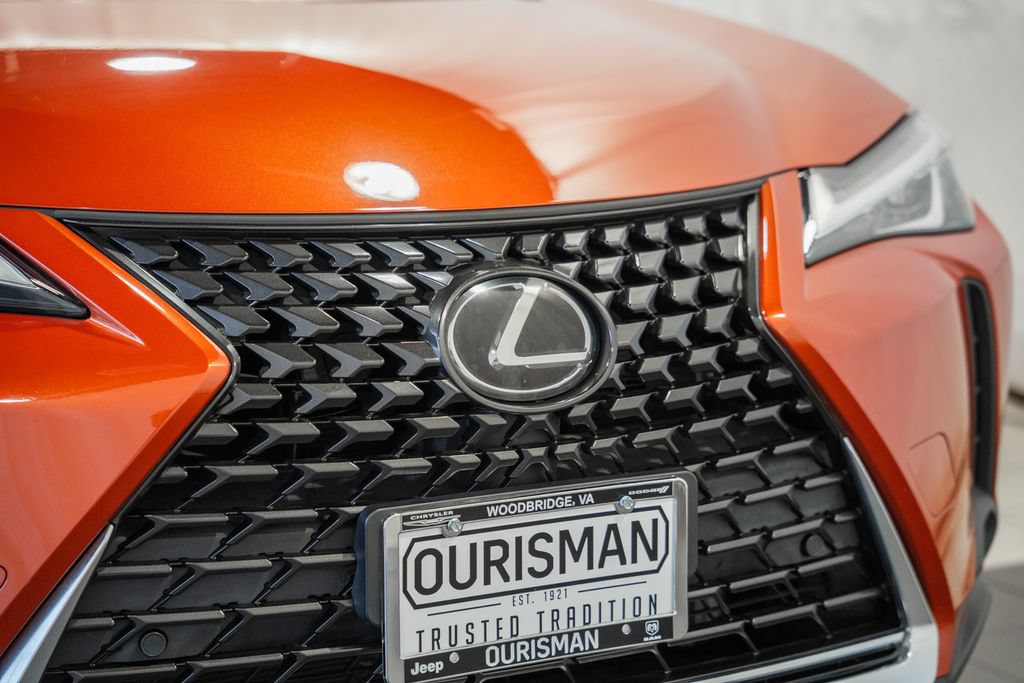 Used 2019 Lexus UX 200 w/ Premium Package FWD image 10