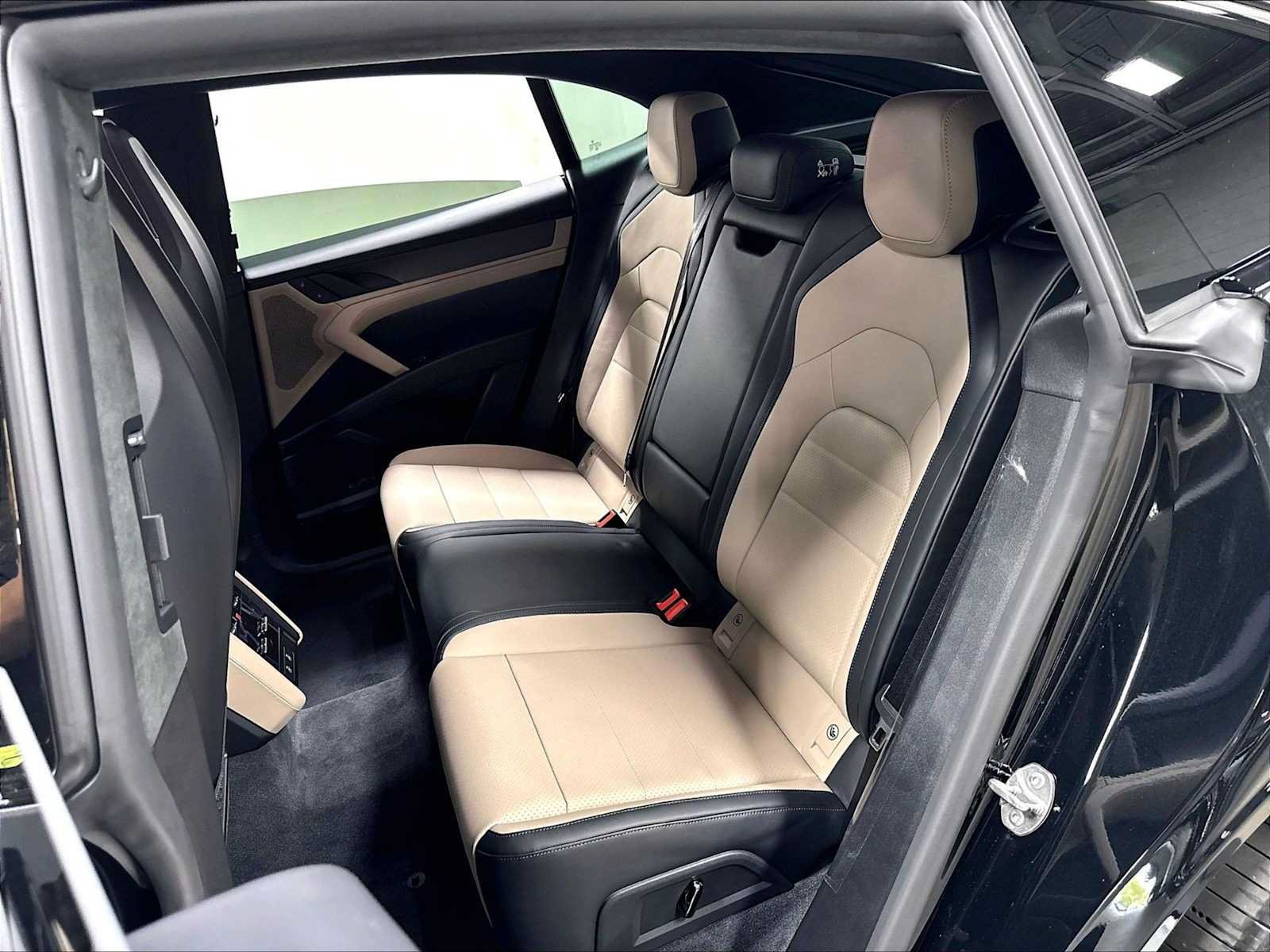 New 2026 Porsche Cayenne Turbo AWD/4WD image 25