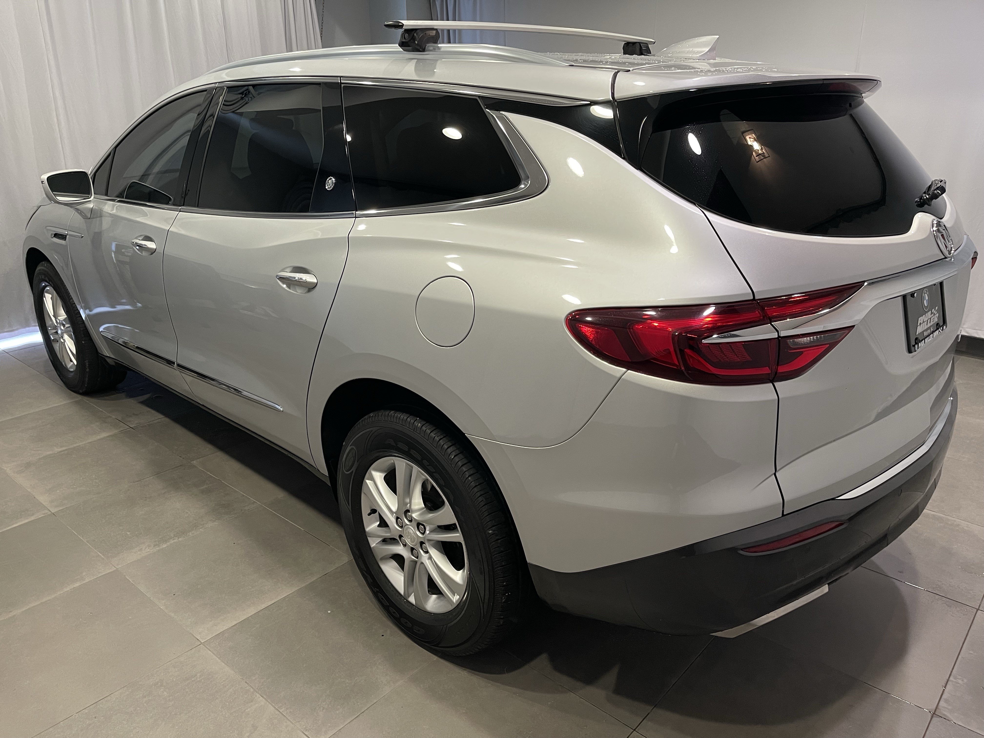 Used 2019 Buick Enclave Essence AWD/4WD image 4