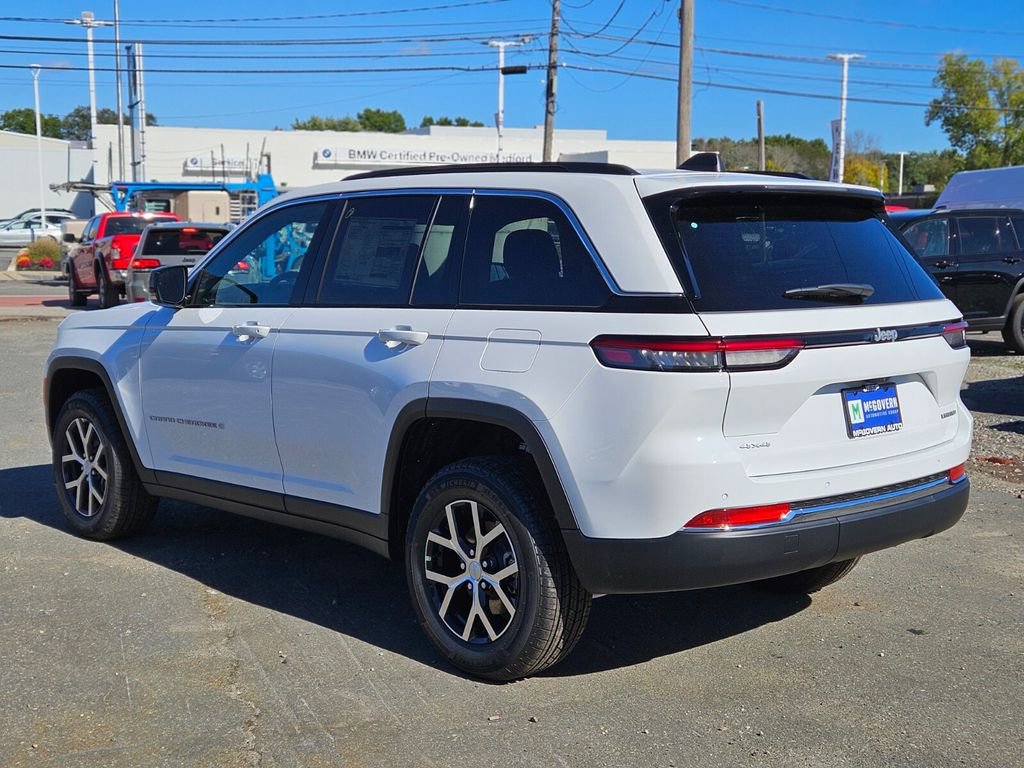 New 2025 Jeep Grand Cherokee Limited image 3