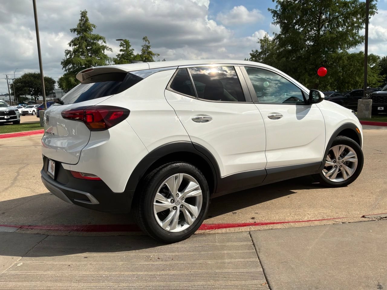 Used 2025 Buick Encore GX Preferred AWD/4WD image 6