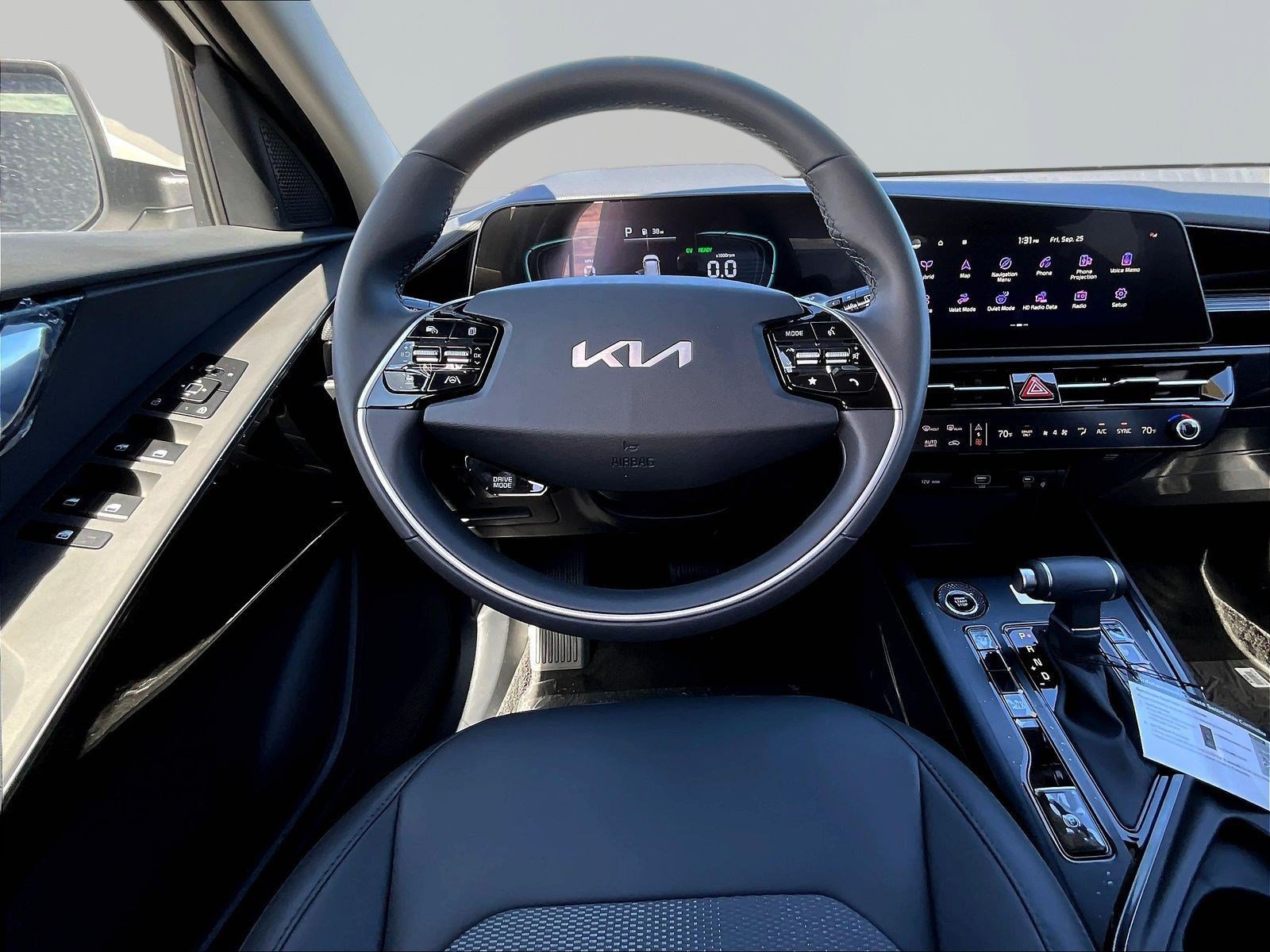 New 2026 Kia Niro EX FWD image 9