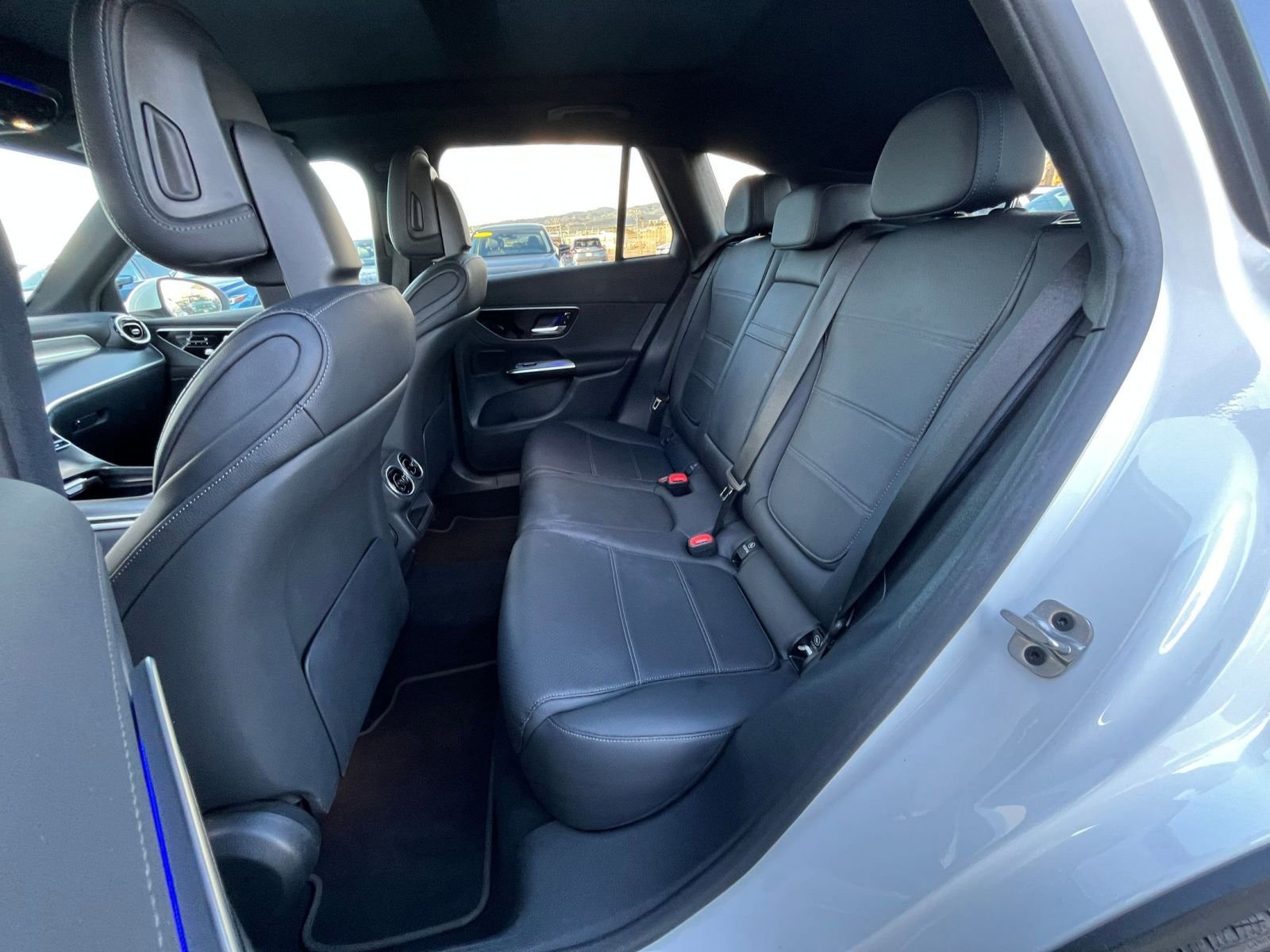 Used 2024 Mercedes-Benz GLC 300 4MATIC image 25