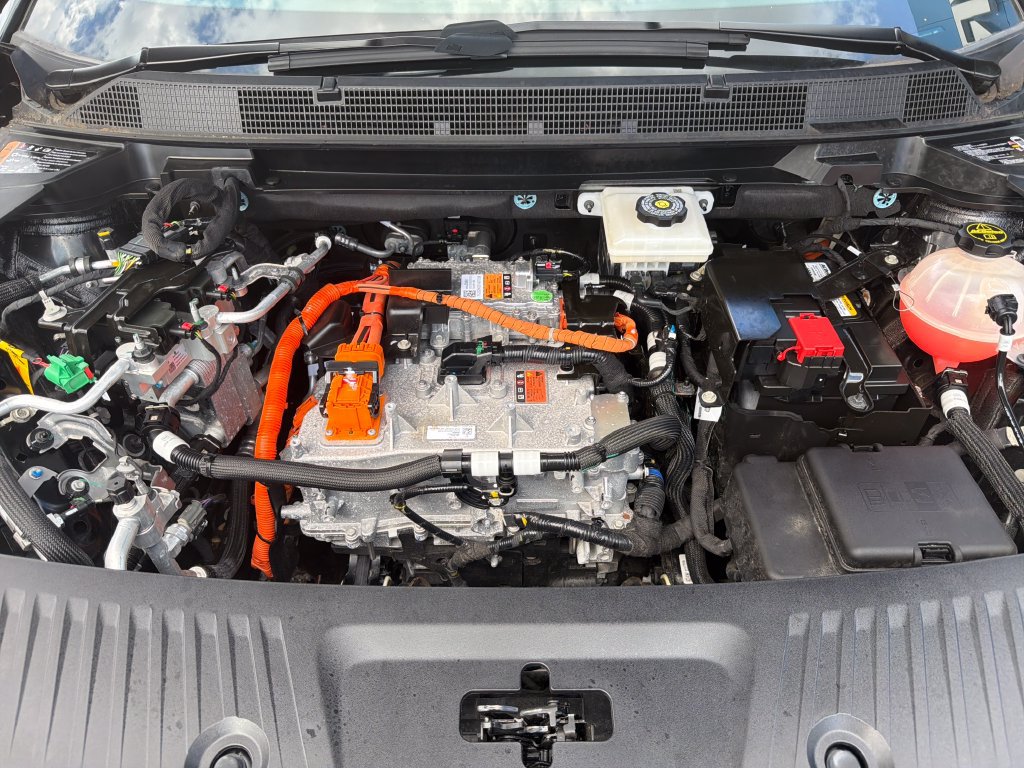 Certified 2024 Chevrolet Equinox EV RS FWD image 22