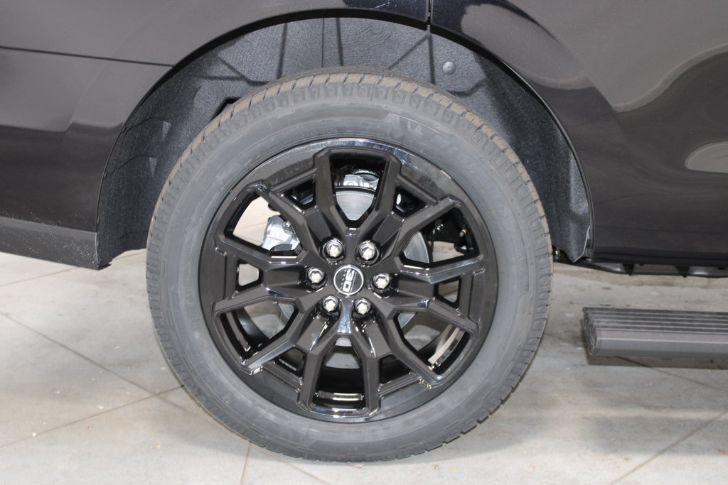 New 2027 Ford Expedition Platinum RWD image 13