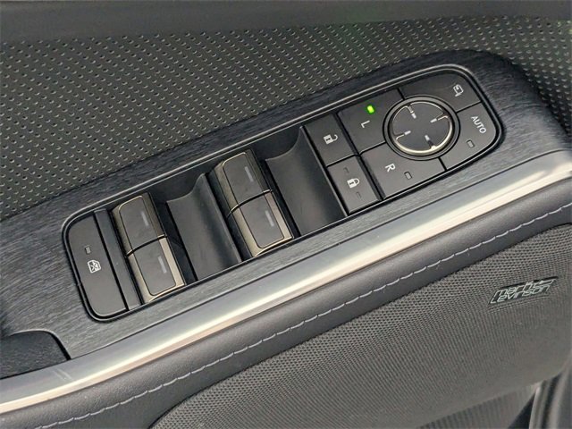 Used 2024 Lexus GX 550 image 11