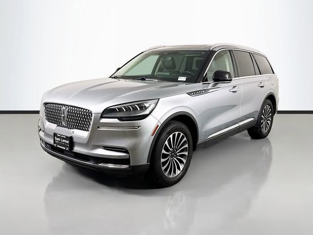 Used 2023 Lincoln Aviator AWD w/ Premium Package image 3