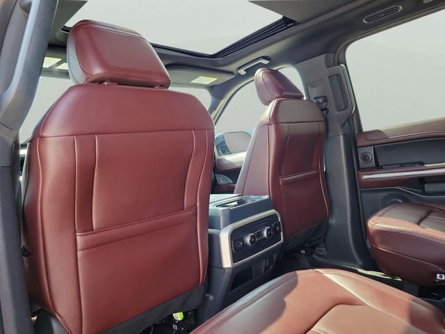Used 2023 Ford Expedition Limited image 12
