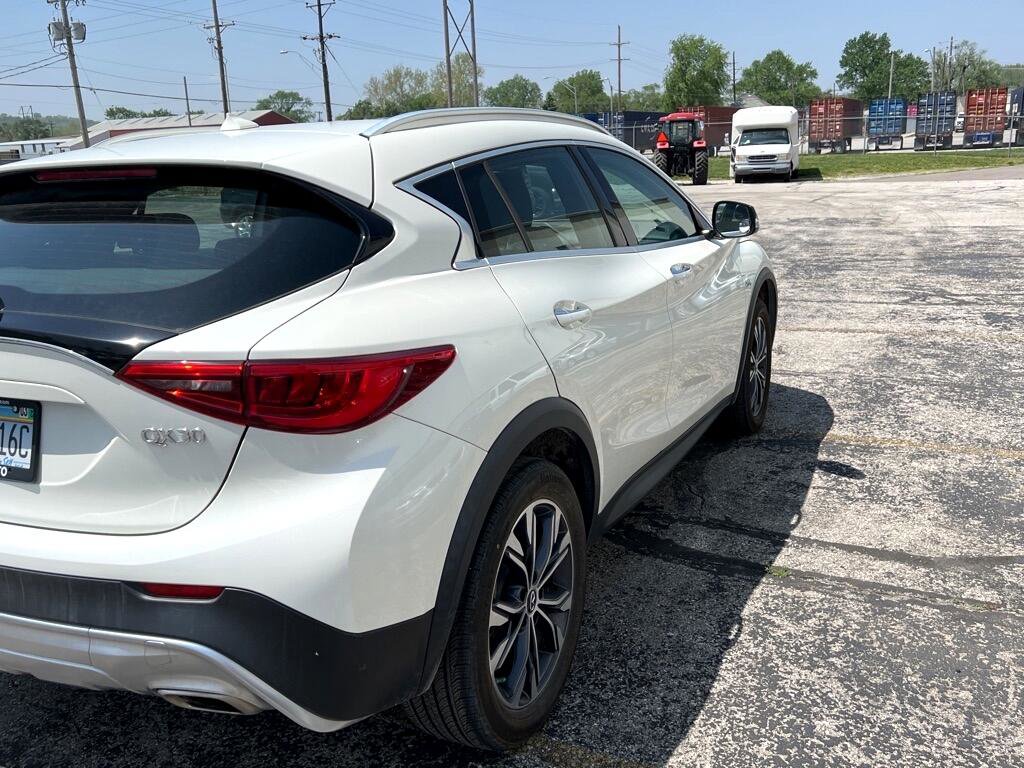 Used 2018 INFINITI QX30 Premium w/ Cargo Package image 4
