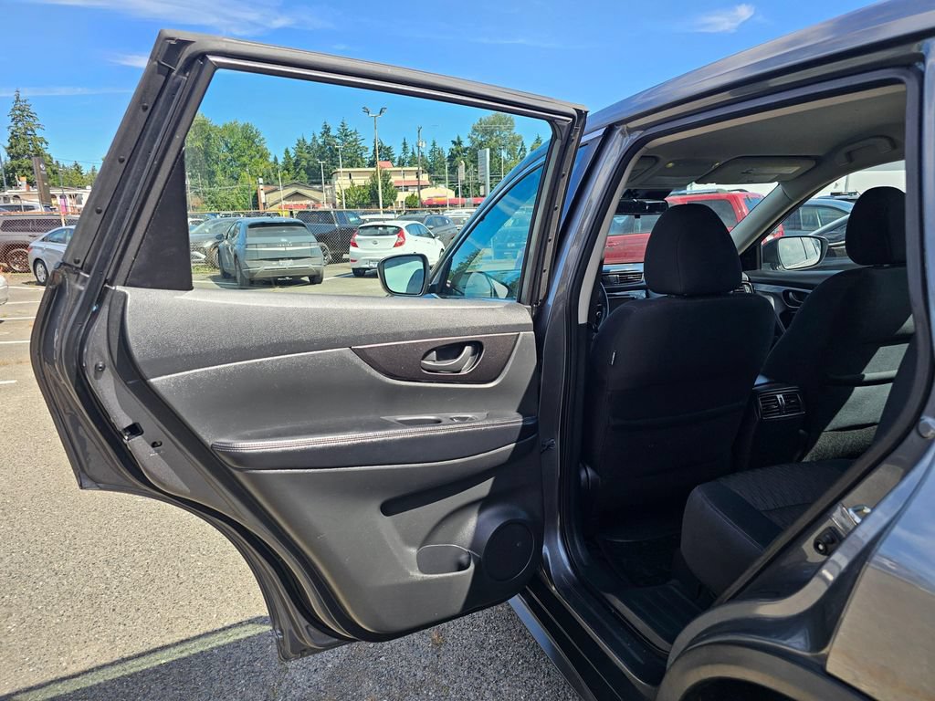 Used 2019 Nissan Rogue S FWD image 16