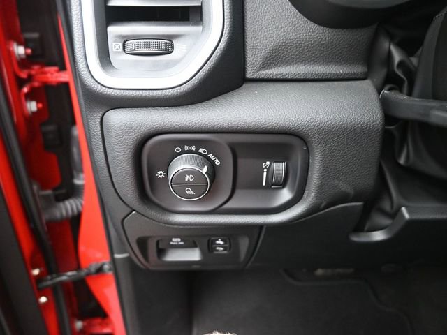 Used 2023 RAM 1500 Big Horn AWD/4WD image 33
