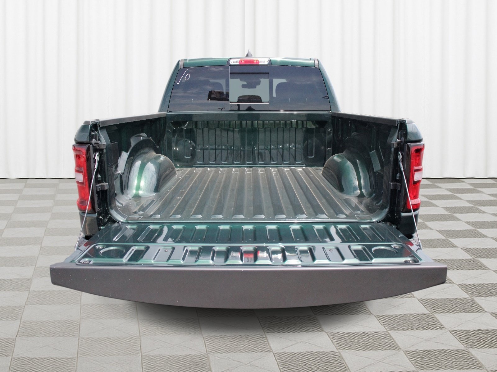 New 2026 RAM 1500 Express AWD/4WD image 25