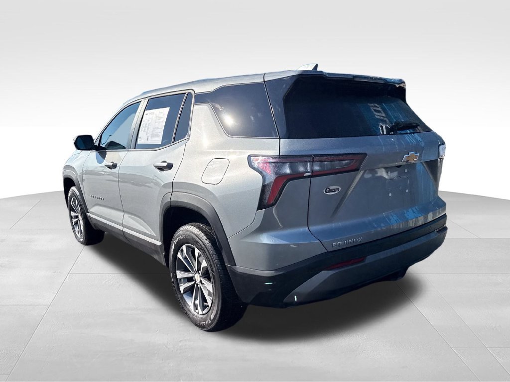 Used 2026 Chevrolet Equinox LT FWD image 3
