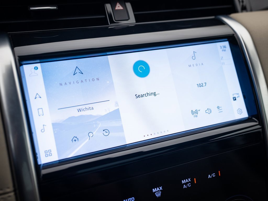 Used 2022 Land Rover Discovery Sport SE image 27