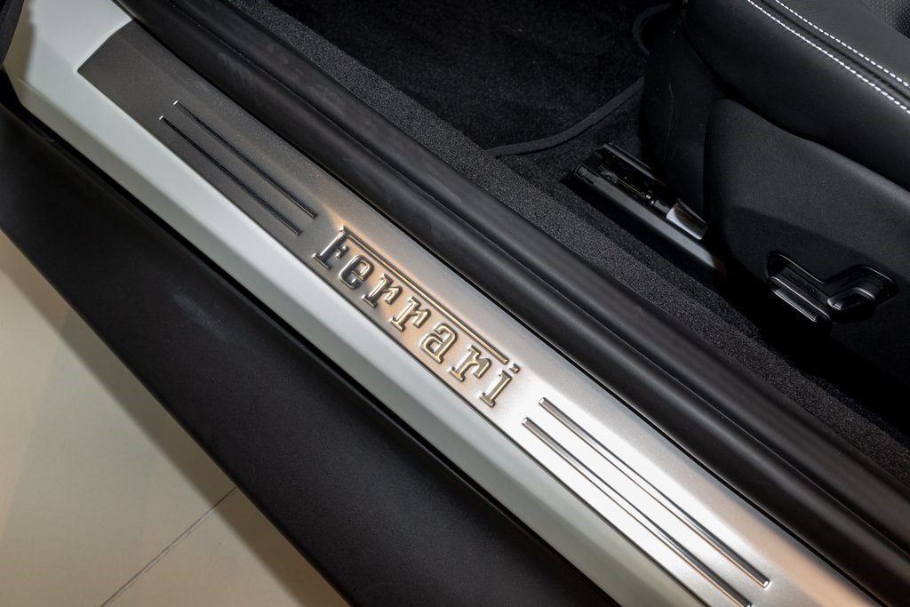 Used 2024 Ferrari Roma Spider image 11