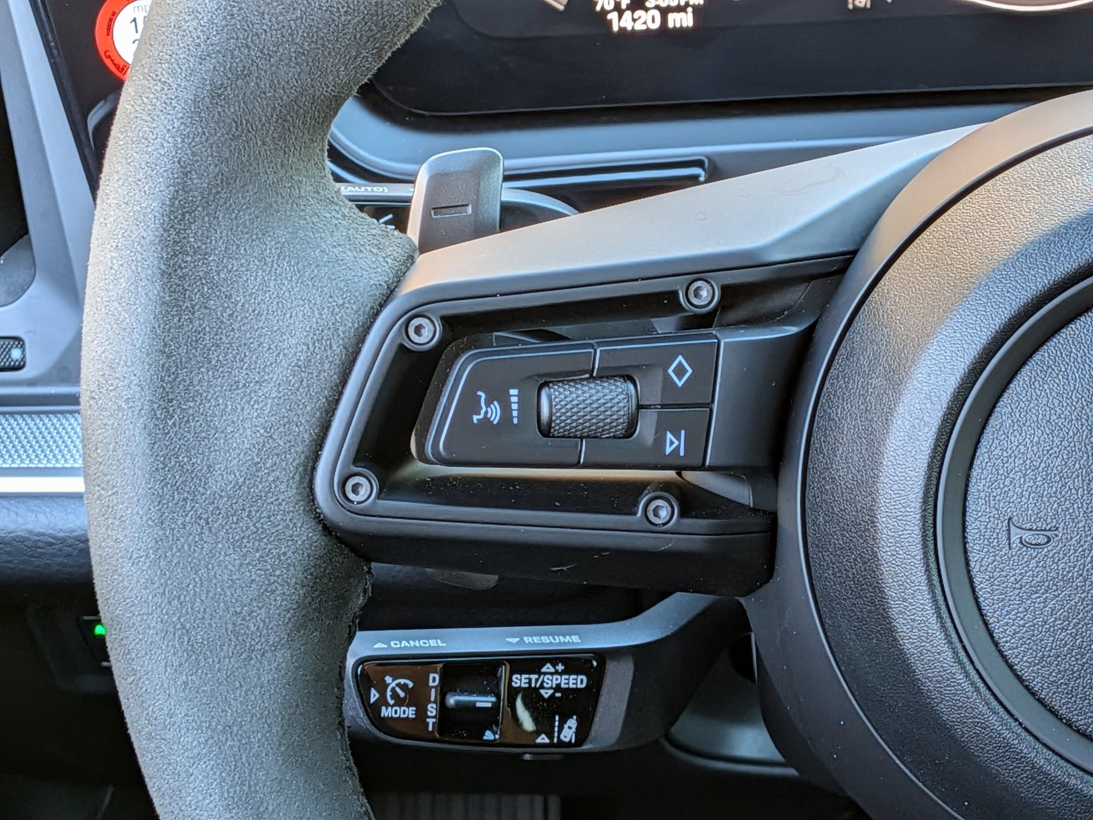 Certified 2025 Porsche Cayenne AWD/4WD image 21