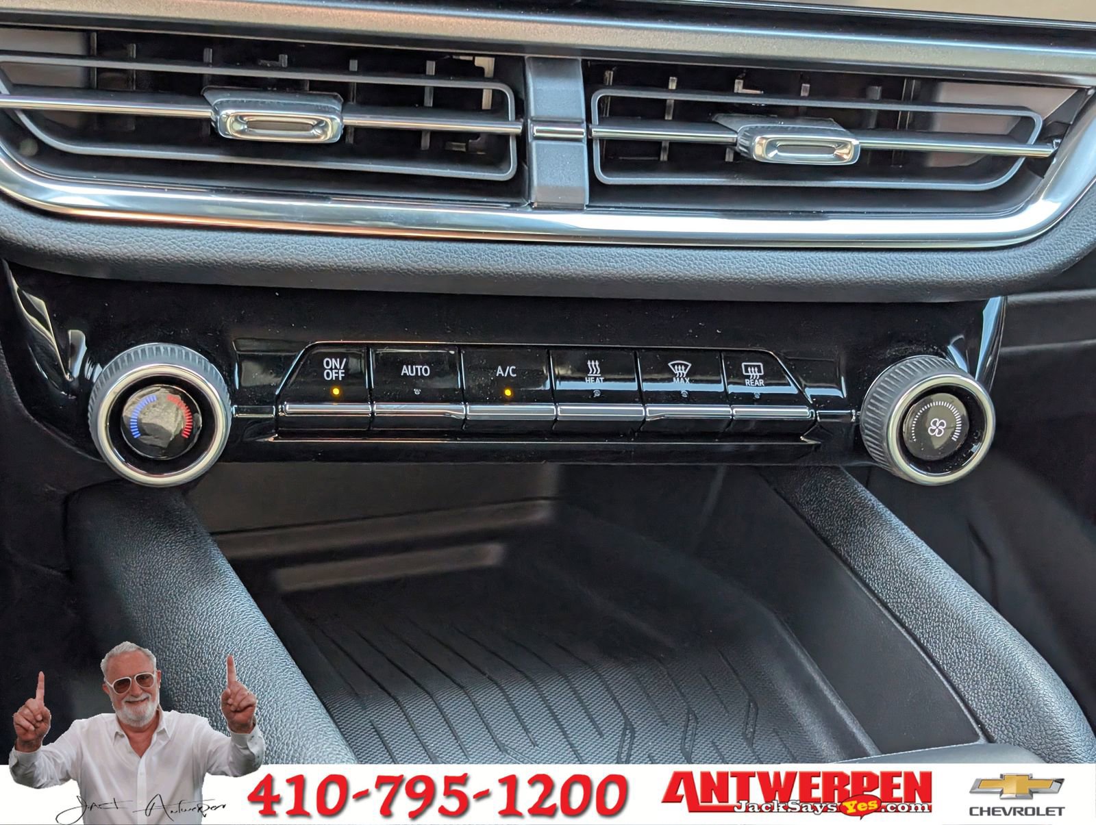 New 2026 Chevrolet Equinox EV LT image 19