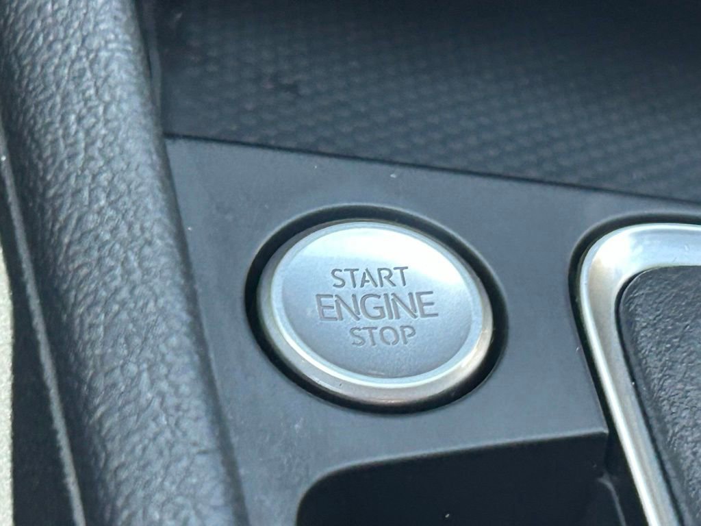 Used 2023 Volkswagen Jetta SE FWD image 58