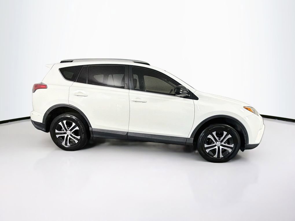 Used 2016 Toyota RAV4 LE FWD image 11