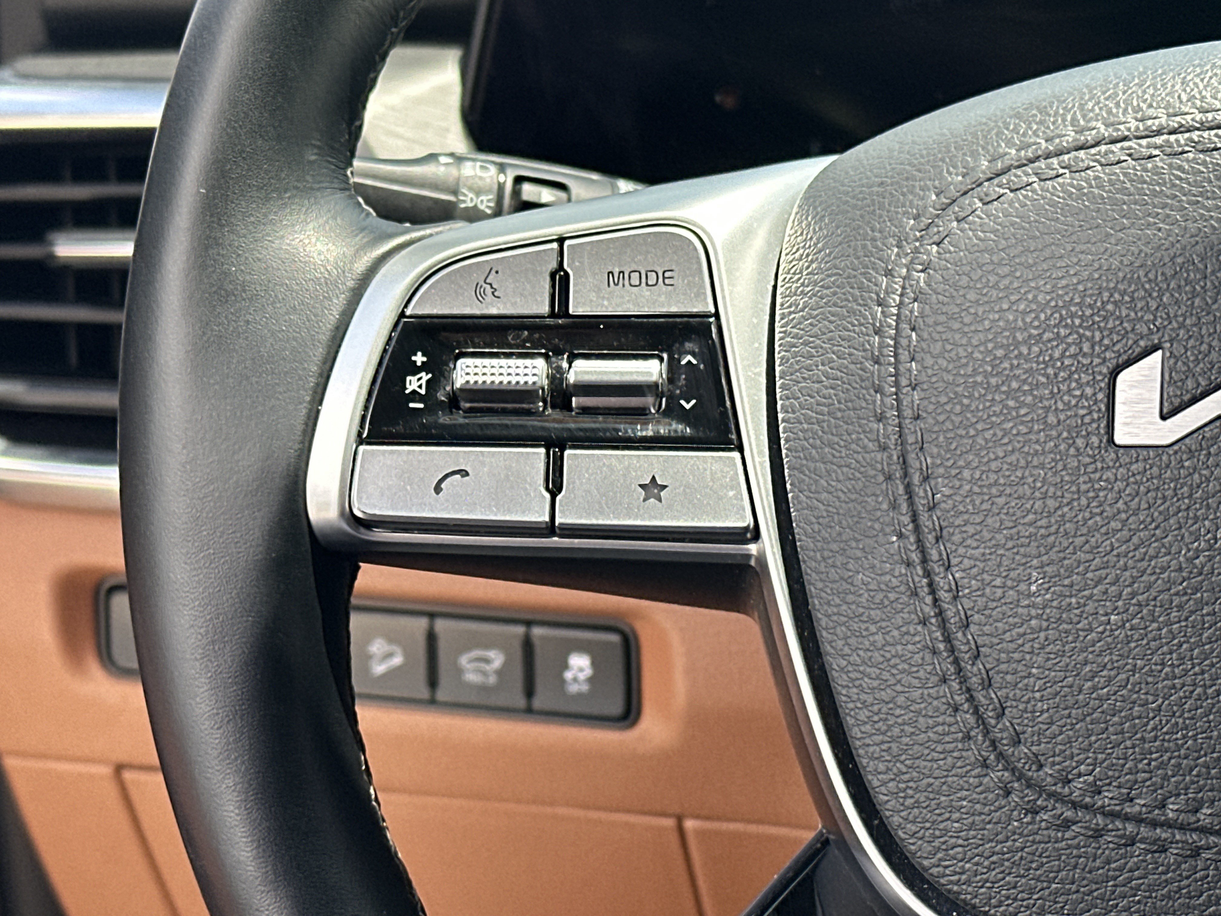 Used 2025 Kia Telluride SX Prestige X-Pro AWD/4WD image 7