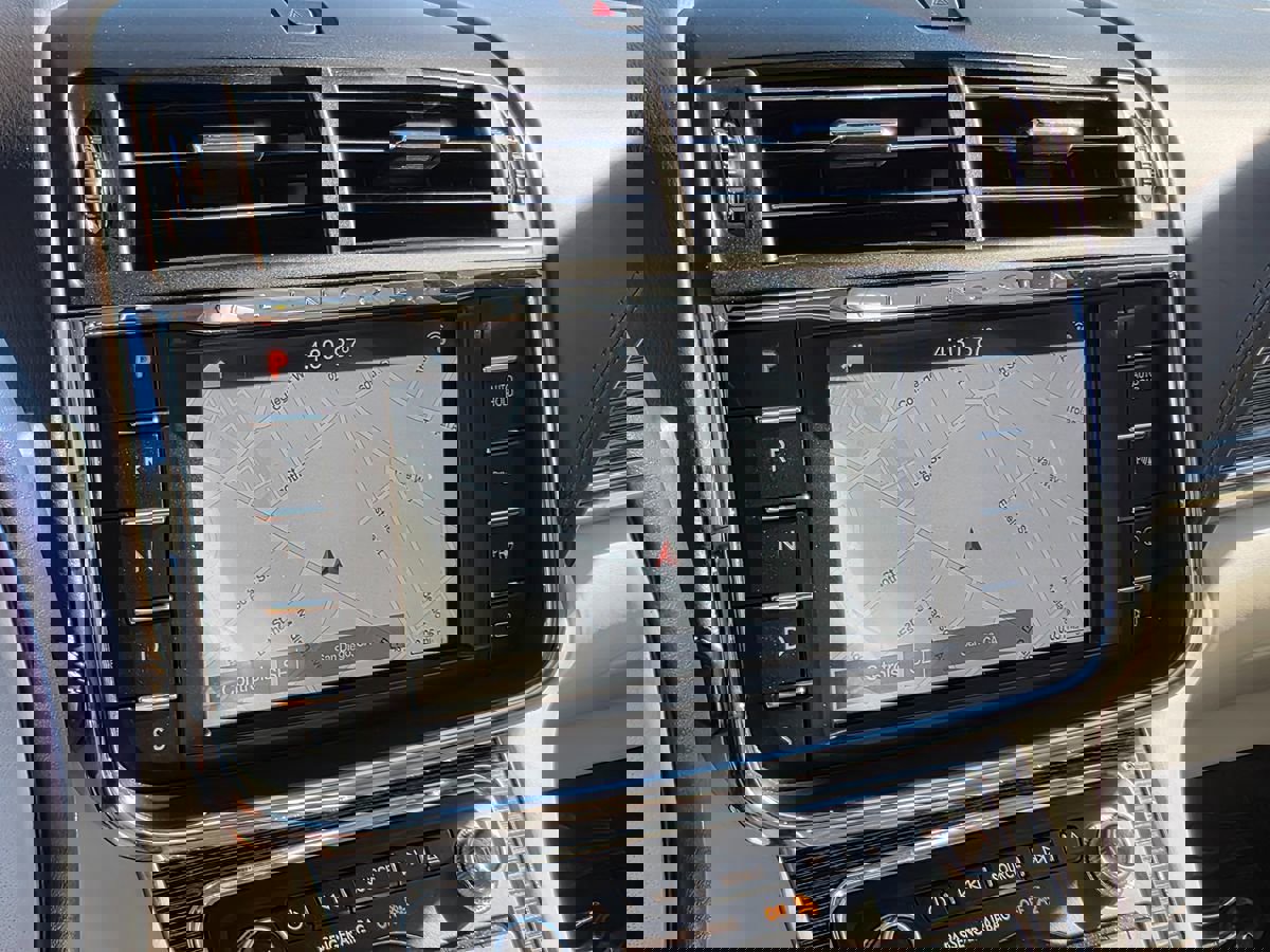 Used 2017 Lincoln Continental Black Label w/ Rear-seat Package image 31