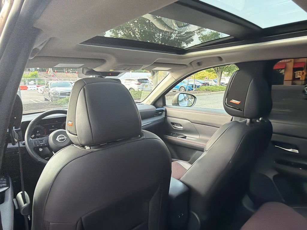Used 2025 Nissan Kicks SR w/ SR Premium Package AWD/4WD image 25