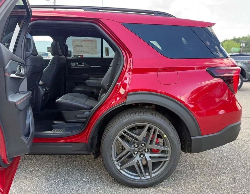 New 2026 Ford Explorer ST w/ Sun And Sound Package AWD/4WD image 34
