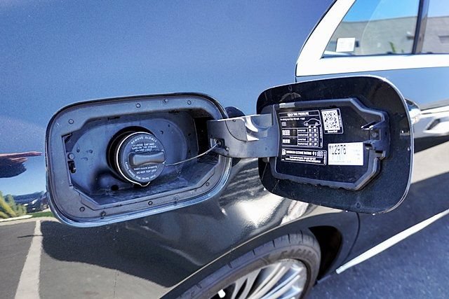 Used 2018 Mercedes-Benz S 560 Sedan image 12