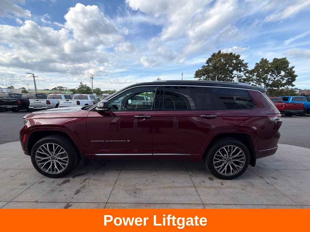 Used 2023 Jeep Grand Cherokee L Summit AWD/4WD image 10