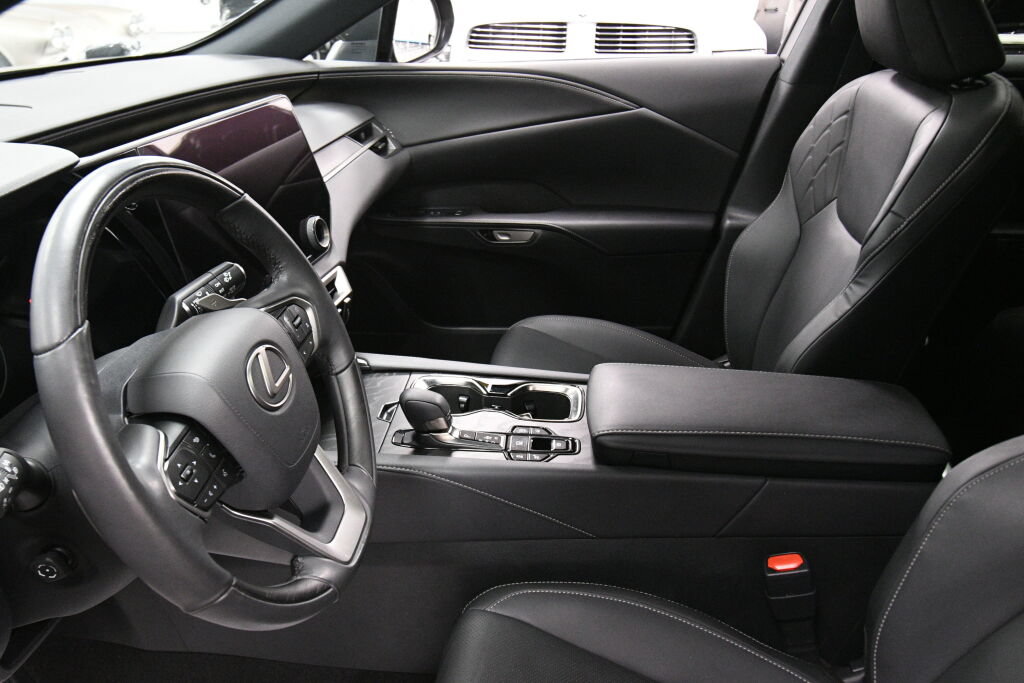 Used 2023 Lexus RX 350 Premium w/ Accessory Package AWD/4WD image 20