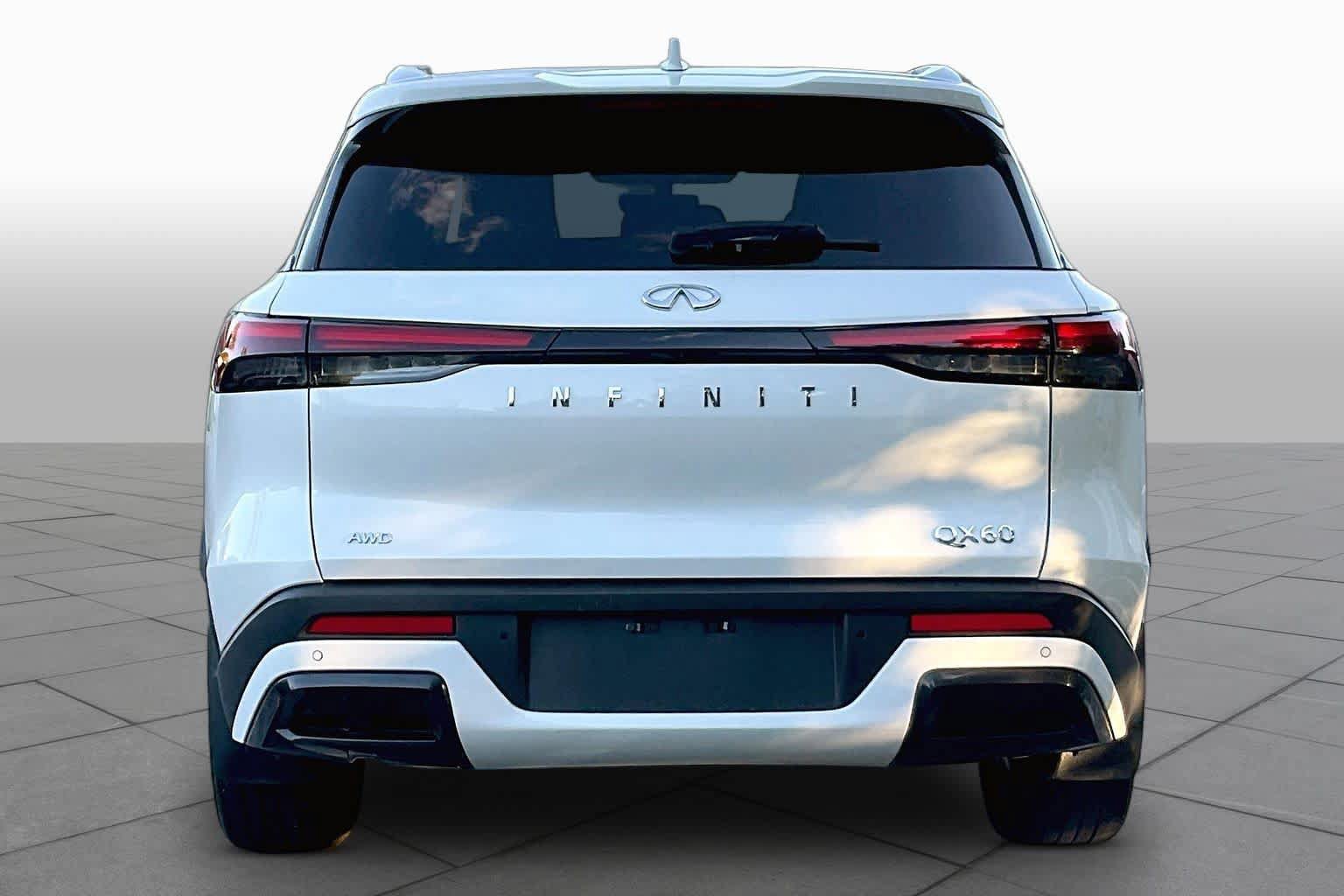 Used 2024 INFINITI QX60 Luxe AWD/4WD image 4