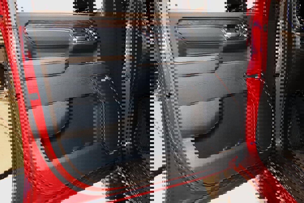 Used 2025 GMC Sierra 3500 SLT w/ SLT Premium Package image 43